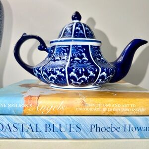Vintage Bombay Cobalt Chinoiserie Blue and White Teapot | Coastal Vintage